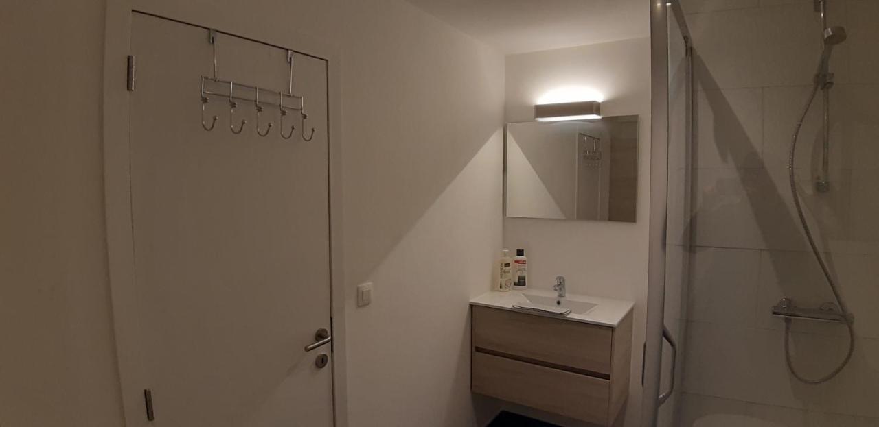 Appartement Duplex Pour 3-4 Personnes A Ciney Exterior foto