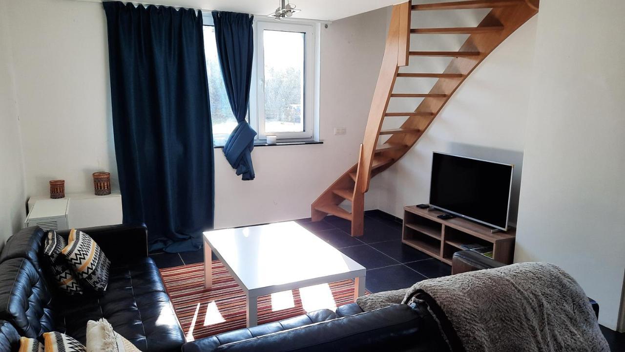 Appartement Duplex Pour 3-4 Personnes A Ciney Exterior foto