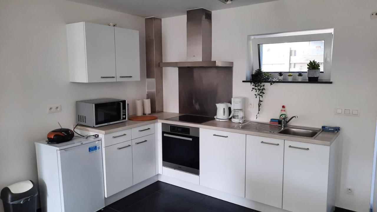 Appartement Duplex Pour 3-4 Personnes A Ciney Exterior foto